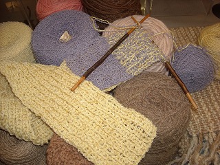 お箸で編み物
