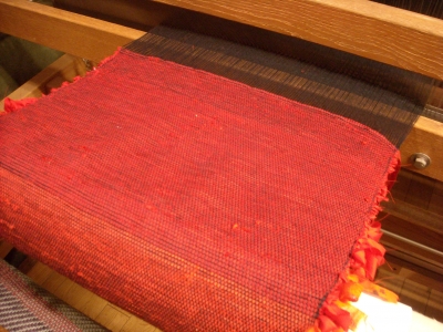 紅絹の裂き織り